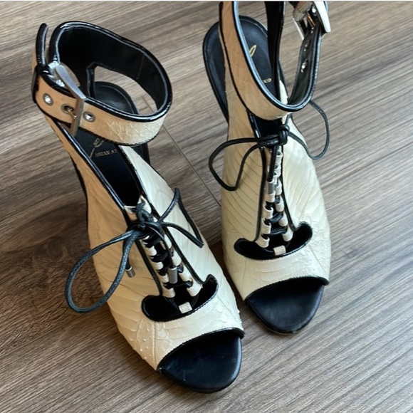 Brian Atwood Lodosa White Leather Peep Toe Stilettos | 7 - Picture 11 of 11
